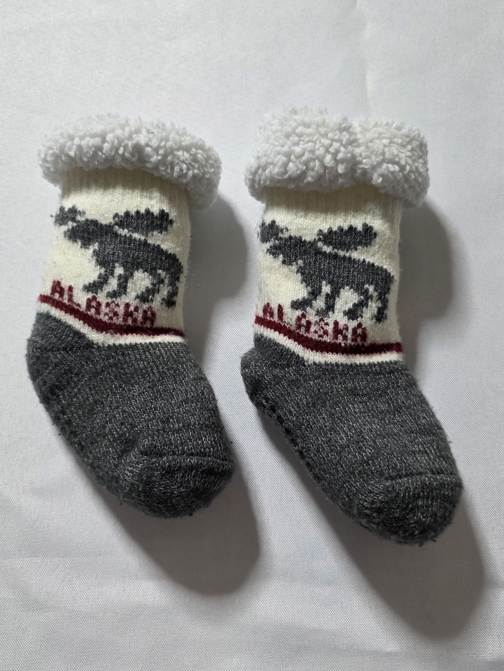 Cozy Moose Kids Slipper Socks in Cream & Gray